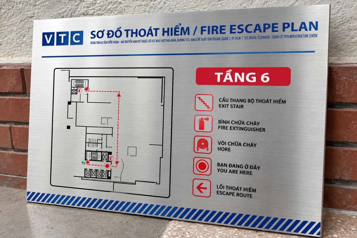 Bảng sơ đồ thoát hiểm PCCC inox trắng bạc khắc chi tiết tầng 6, thương hiệu VTC Digital Television