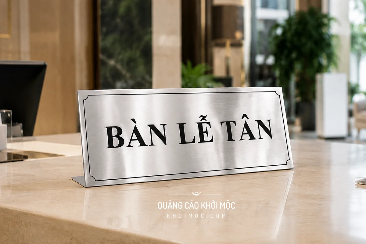 Bảng inox ăn mòn giá rẻ cho quầy lễ tân