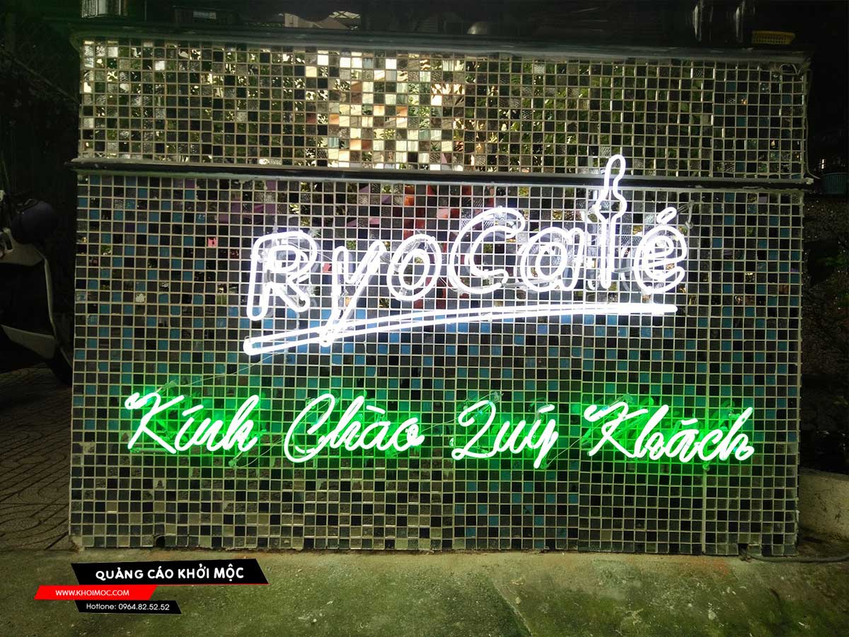 Mẫu bảng hiệu cafe độc lạ làm từ đèn neonsign