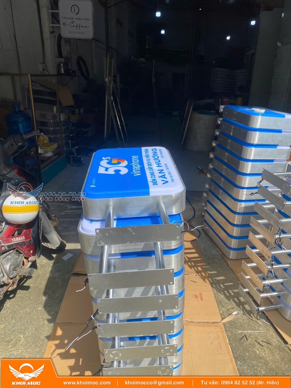 Xưởng Gia Công Hộp Đèn Mica Hút Nổi Giá Rẻ, Uy Tín #1 HCM (2)