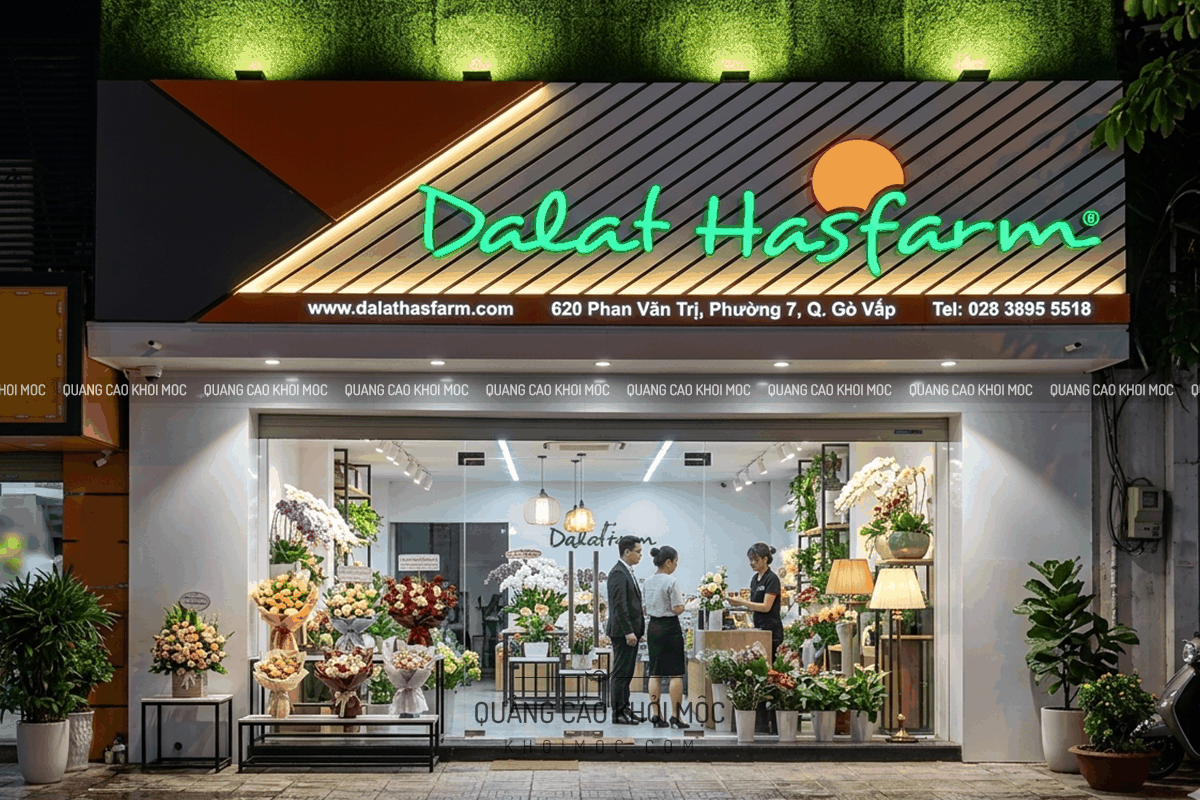 bảng hiệu alu chữ nổi Dalat Hasfarm có đèn LED ánh sáng ấm tạo cảm giác sang trọng vào ban đêm